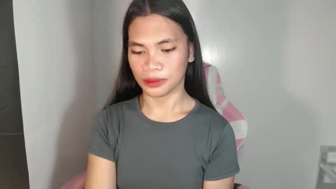 petite_pauline online show from February 27, 8:56 pm