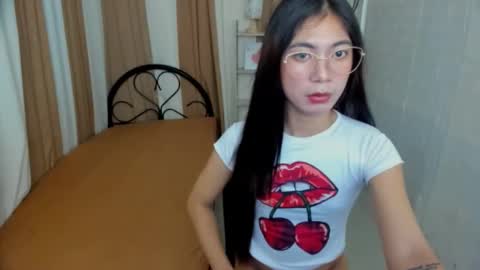 Jade online show from October 17, 5:39 pm