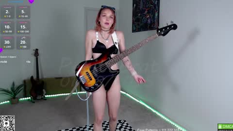 Snapshot of petitebrat chatting on January 28, 11:28 pm PiperAvery online show from January 28, 11:28 pm