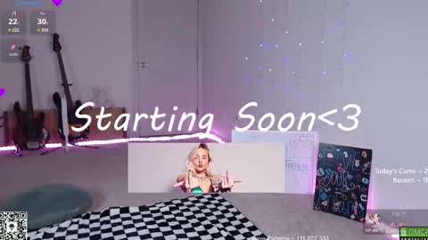 Snapshot of petitebrat chatting on February 26, 2:19 am PiperAvery online show from February 26, 2:19 am