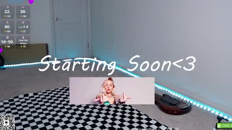 Snapshot of petitebrat chatting on January 28, 8:26 pm PiperAvery online show from January 28, 8:26 pm