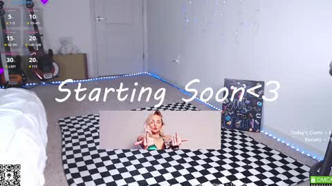 Snapshot of petitebrat chatting on March 6, 9:31 pm PiperAvery online show from March 6, 9:31 pm