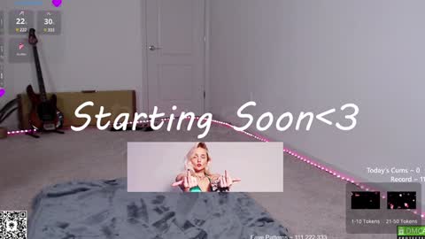 Snapshot of petitebrat chatting on February 3, 7:10 pm PiperAvery online show from February 3, 7:10 pm