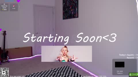 Snapshot of petitebrat chatting on January 23, 10:01 pm PiperAvery online show from January 23, 10:01 pm