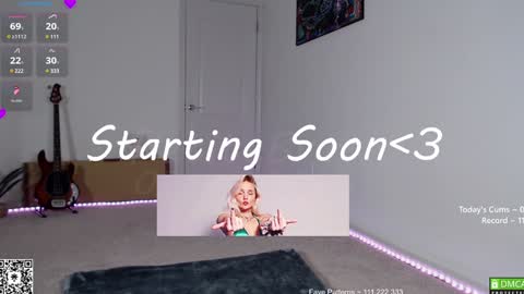 Snapshot of petitebrat chatting on February 7, 11:01 am PiperAvery online show from February 7, 11:01 am