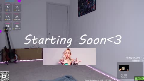 Snapshot of petitebrat chatting on February 5, 9:07 pm PiperAvery online show from February 5, 9:07 pm