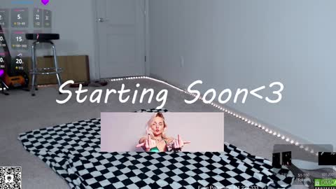 Snapshot of petitebrat chatting on January 30, 6:32 pm PiperAvery online show from January 30, 6:32 pm