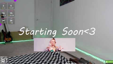Snapshot of petitebrat chatting on January 29, 7:32 pm PiperAvery online show from January 29, 7:32 pm