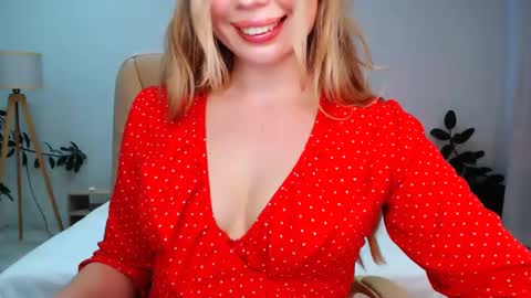 petitefleurx online show from January 1, 4:18 am