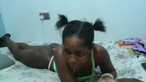 petitegirly12 online show from March 6, 2:29 pm