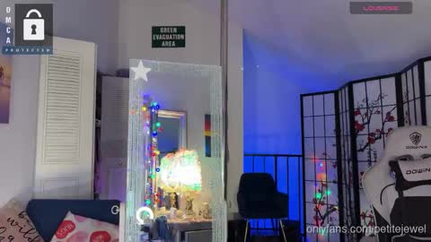 Jules online show from September 19, 9:35 am