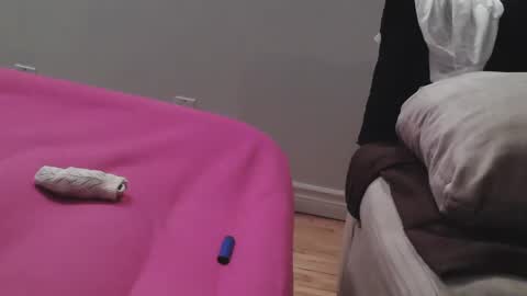 petitelybby online show from January 2, 12:34 am