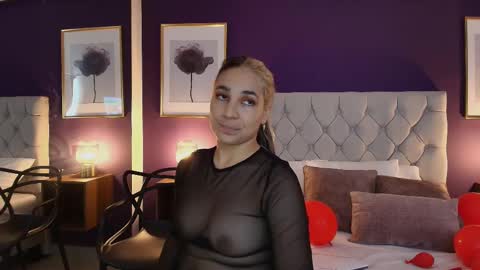 thaly online show from September 9, 7:58 pm