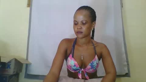 petitesmiley online show from September 17, 7:34 am