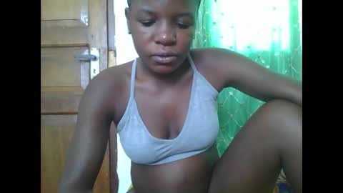 petitesweetchiq online show from January 15, 8:45 am