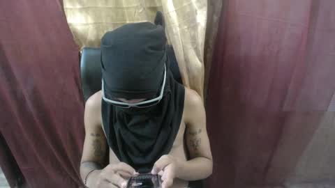 petty_boy777 online show from January 6, 7:40 pm