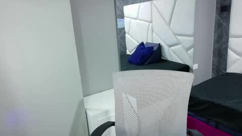 Moon  online show from October 19, 11:48 am