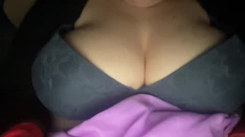 peular online show from April 4, 9:33 pm