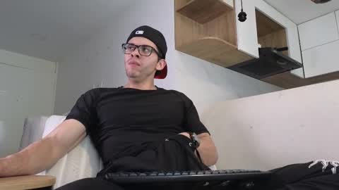 phantom_bigger1 online show from October 10, 2:12 pm