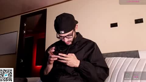 phantom_bigger1 online show from April 9, 11:38 am