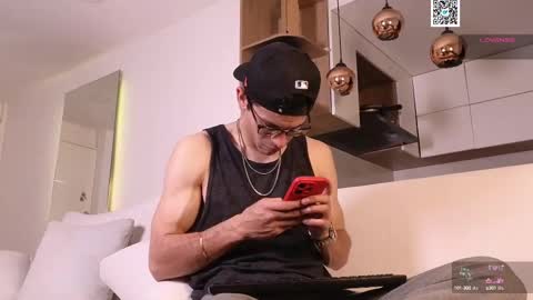 phantom_bigger1 online show from February 10, 11:15 am