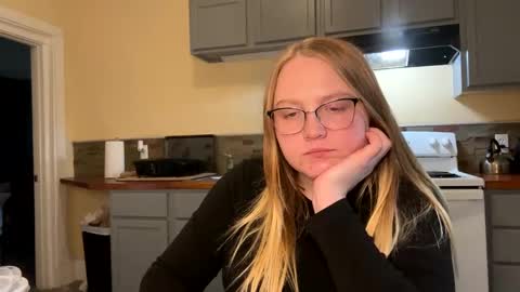 PhatAssBlond online show from February 5, 8:35 pm