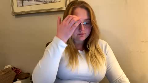 PhatAssBlond online show from January 29, 9:17 pm