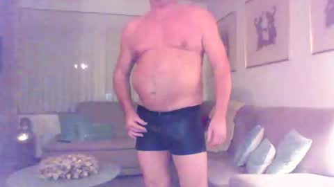 Phil online show from November 17, 8:55 pm