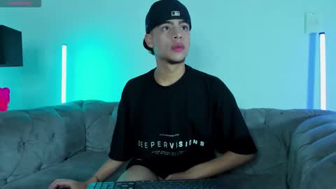 PhilipMiller online show from December 16, 1:28 pm