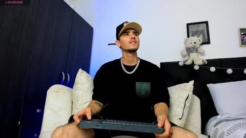 Snapshot of philiprich chatting on January 12, 6:37 pm philiprich online show from January 12, 6:37 pm