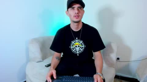 Snapshot of philiprich chatting on September 18, 7:40 pm philiprich online show from September 18, 7:40 pm
