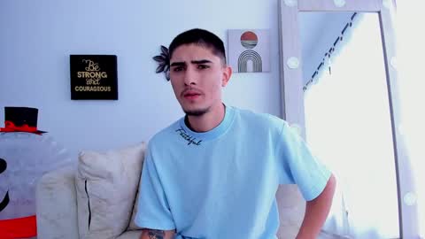 Snapshot of philiprich chatting on December 23, 2:50 pm philiprich online show from December 23, 2:50 pm