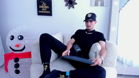 Snapshot of philiprich chatting on December 17, 6:53 pm philiprich online show from December 17, 6:53 pm