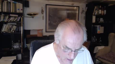 Snapshot of philoumis2 chatting on January 24, 11:34 pm Philippe online show from January 24, 11:34 pm