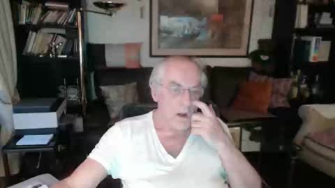 Snapshot of philoumis2 chatting on February 22, 5:13 pm Philippe online show from February 22, 5:13 pm