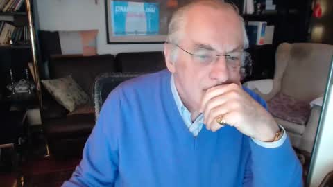 Snapshot of philoumis2 chatting on January 15, 11:40 pm Philippe online show from January 15, 11:40 pm