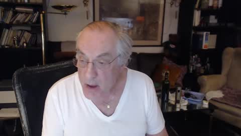 Snapshot of philoumis2 chatting on February 13, 11:15 pm Philippe online show from February 13, 11:15 pm