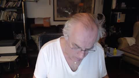 Snapshot of philoumis2 chatting on February 9, 7:41 pm Philippe online show from February 9, 7:41 pm