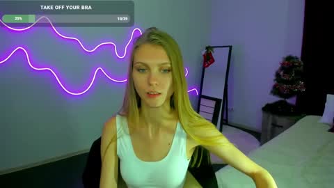 Phoebe online show from December 21, 4:14 pm