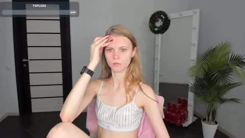 Phoebe online show from December 26, 9:22 am