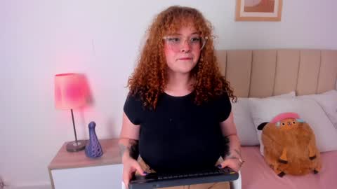 Phoenix Angel  online show from January 4, 4:12 am