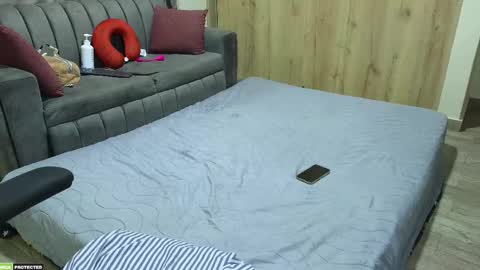 Snapshot of phoenixxx69_ chatting on February 27, 5:51 am Sarah y Maximo online show from February 27, 5:51 am