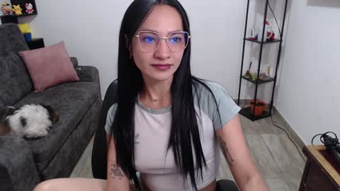 Pia  online show from February 4, 8:28 pm