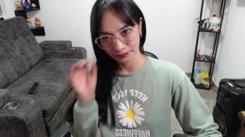 Pia  online show from September 8, 10:20 pm