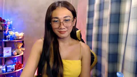 Pia online show from June 17, 1:38 pm
