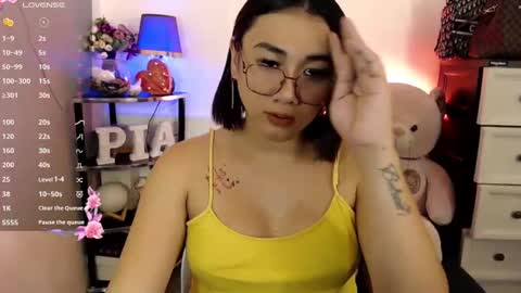 Pia online show from February 5, 12:38 pm