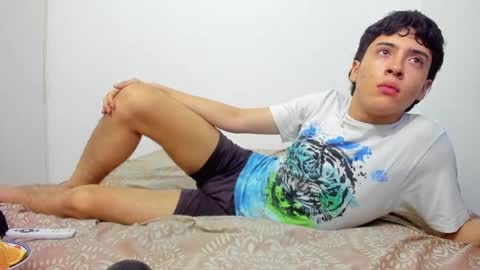 picaszomilos350 online show from March 30, 6:35 am