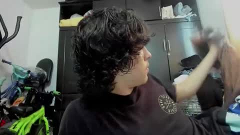 picaszomilos350 online show from December 18, 1:06 pm