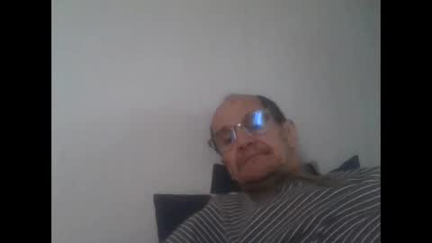 Snapshot of pichoun71 chatting on September 14, 7:43 am pichoun71 online show from September 14, 7:43 am
