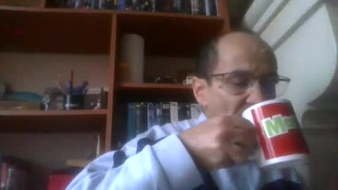 Snapshot of pichoun71 chatting on February 2, 7:41 am pichoun71 online show from February 2, 7:41 am
